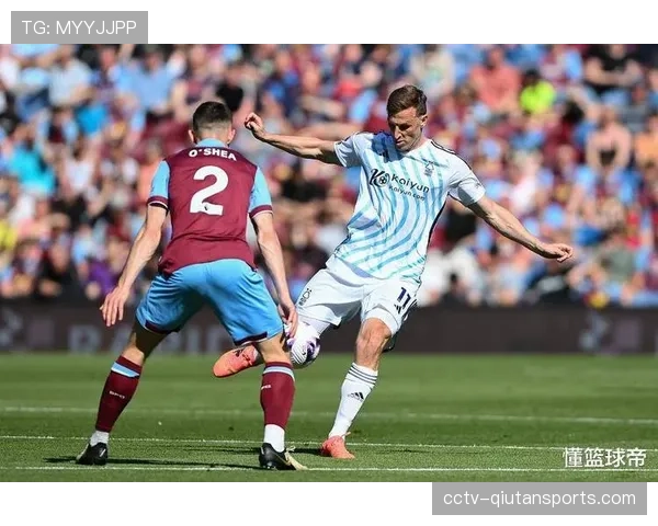 伯恩利2-2战平卢顿，保级对手各取一分